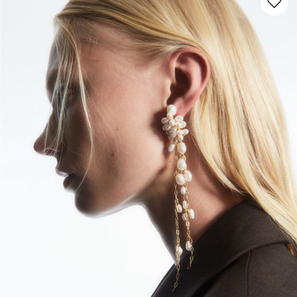 ISO: COS mismatched freshwater pearl earrings - Picture 1 of 2